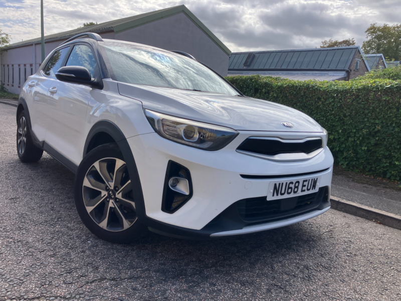 2018 Kia Stonic 1.0 T-Gdi First Edition SUV 5dr Petrol Manual Euro 6 (s/s) (118 Bhp) in White — image 1