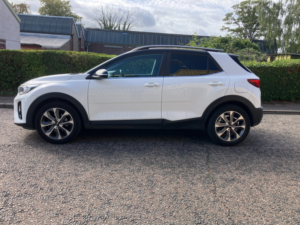 2018 Kia Stonic 1.0 T-Gdi First Edition SUV 5dr Petrol Manual Euro 6 (s/s) (118 Bhp) in White — image 4