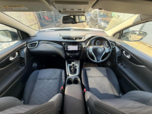 2015 Nissan Qashqai 1.2 Dig-T N-Tec 2WD Euro 5 (s/s) 5dr in White — image 2