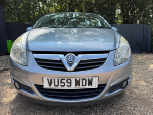 2009 Vauxhall Corsa 1.2i 16v Sxi 3dr in Silver — image 3