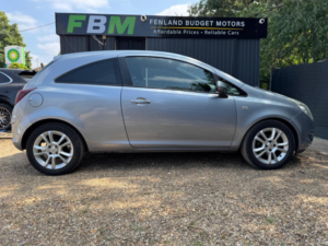 2009 Vauxhall Corsa 1.2i 16v Sxi 3dr in Silver — image 5