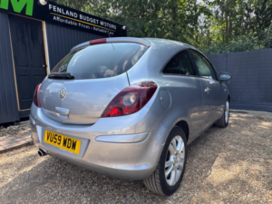 2009 Vauxhall Corsa 1.2i 16v Sxi 3dr in Silver — image 6
