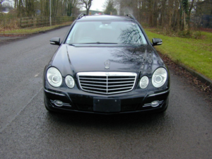 2009 Mercedes-Benz E Class 8503 - Sale Agreed Awaiting Uk Registration - Mercedes Benz W211 E Class E300 Estate Ex Japan in Black — image 4