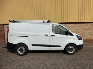2018 Ford Transit Custom 2.0 320 Ecoblue Panel Van 5dr Diesel Manual L1 H1 Euro 6 (105 Ps) in White — image 4
