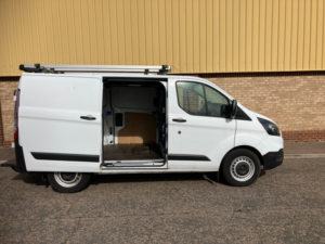 2018 Ford Transit Custom 2.0 320 Ecoblue Panel Van 5dr Diesel Manual L1 H1 Euro 6 (105 Ps) in White — image 5