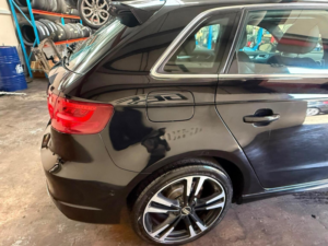 2014 Audi A3 1.6 Tdi S Line Sportback S Tronic Euro 5 (s/s) 5dr in Black — image 5
