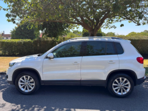2012 Volkswagen Tiguan 2.0 Tdi Bluemotion Tech Se DSG 4WD Euro 5 (s/s) 5dr in White — image 5