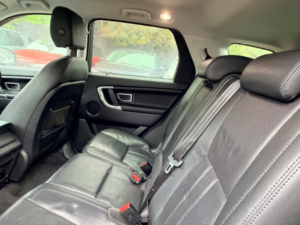 2017 Land Rover Discovery Sport Td4 Se Tech in Grey — image 2