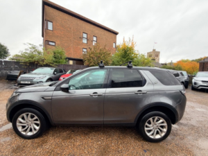 2017 Land Rover Discovery Sport Td4 Se Tech in Grey — image 3