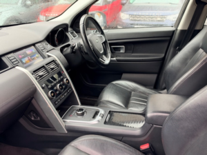 2017 Land Rover Discovery Sport Td4 Se Tech in Grey — image 4