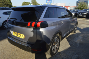 2019 Peugeot 5008 2.0 Bluehdi Gt in Grey — image 2