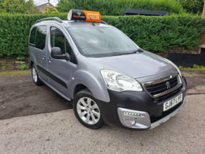2017 Peugeot Partner Tepee 1.6 Bluehdi Outdoor Euro 6 (s/s) 5dr in Grey — image 3