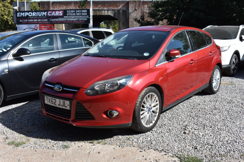 2012 Ford Focus 1.0 T Ecoboost Zetec in Red — image 1