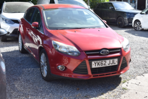 2012 Ford Focus 1.0 T Ecoboost Zetec in Red — image 2
