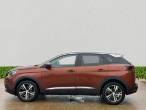 2019 Peugeot 3008 1.2 Puretech Allure SUV 5dr Petrol Manual Euro 6 (s/s) (130 Ps) in Bronze — image 4