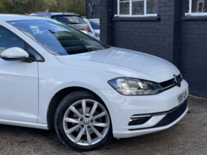 2019 Volkswagen Golf 2.0 Tdi Gt in White — image 4