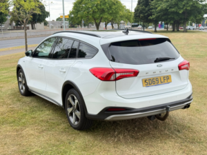 2019 Ford Focus 1.0t Ecoboost Active Estate 5dr Petrol Manual Euro 6 (s/s) (125 Ps) in White — image 4