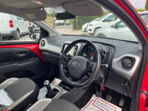2016 Toyota Aygo 1.0 Vvt-I X-Play in Red — image 3