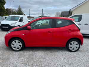 2016 Toyota Aygo 1.0 Vvt-I X-Play in Red — image 5