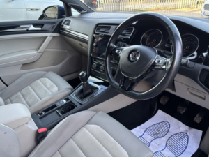 2019 Volkswagen Golf 2.0 Tdi Gt in Blue — image 6