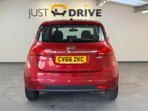 2016 Kia Venga 1.4 1 Air MPV 5dr Petrol Manual Euro 6 (s/s) (89 Bhp) in Red — image 5