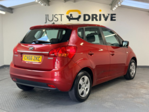 2016 Kia Venga 1.4 1 Air MPV 5dr Petrol Manual Euro 6 (s/s) (89 Bhp) in Red — image 6