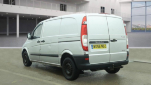 2006 Mercedes-Benz Vito 2.1 111cdi Dualiner Basic Compact Panel Van Swb 5dr in Silver — image 3