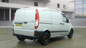 2006 Mercedes-Benz Vito 2.1 111cdi Dualiner Basic Compact Panel Van Swb 5dr in Silver — image 4