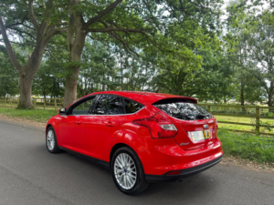 2013 Ford Focus 1.0t Ecoboost Zetec Hatchback 5dr Petrol Manual Euro 5 (s/s) (125 Ps) in Red — image 6
