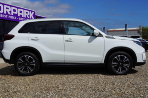 2022 Suzuki Vitara 1.4 Boosterjet Mhev Sz5 Euro 6 (s/s) 5dr in White — image 6