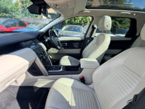 2017 Land Rover Discovery Sport Td4 Hse Luxury in Grey — image 2
