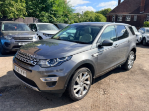 2017 Land Rover Discovery Sport Td4 Hse Luxury in Grey — image 4