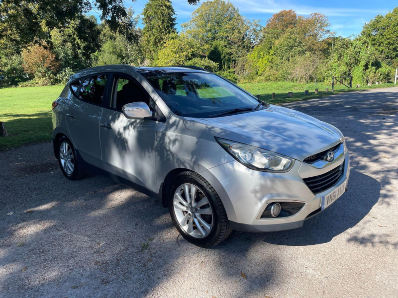 2011 Hyundai Ix35 2.0 Crdi Premium 4WD Euro 5 5dr in Silver — image 1