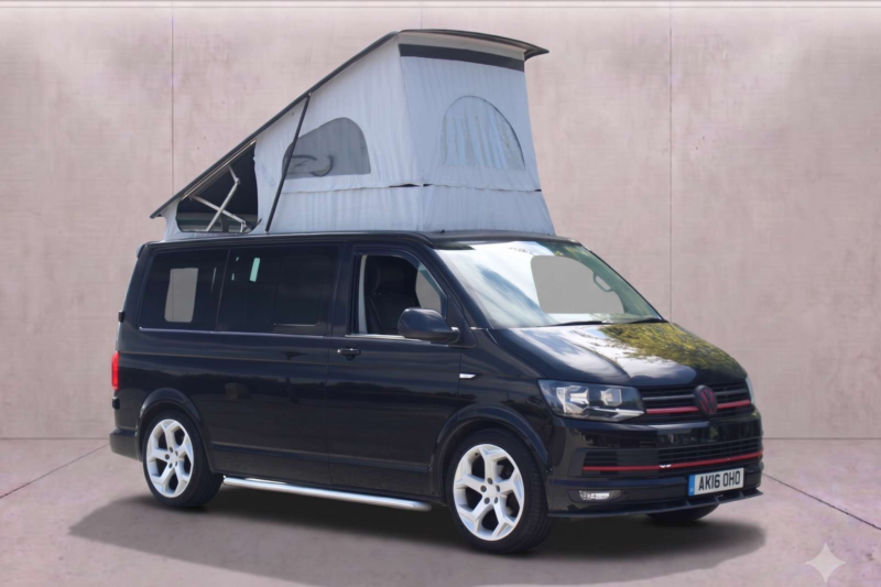 2016 Volkswagen Transporter 2.0 Transporter T30 Highline Tdi Bluemotion Technology in Black — image 1