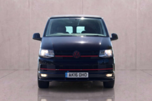 2016 Volkswagen Transporter 2.0 Transporter T30 Highline Tdi Bluemotion Technology in Black — image 2
