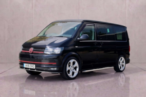 2016 Volkswagen Transporter 2.0 Transporter T30 Highline Tdi Bluemotion Technology in Black — image 3