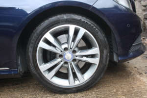 2014 Mercedes-Benz E Class 2.1 E300dh Bluetec Se in Blue — image 5