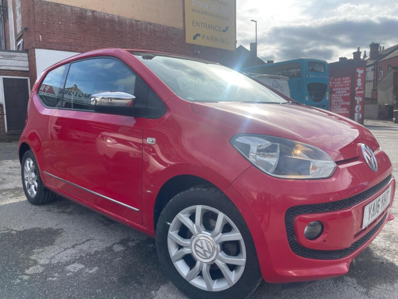 2016 Volkswagen Up! 1.0 Move Up! Euro 6 3dr in Red — image 1