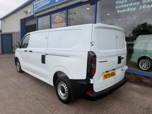 2024 Ford Transit Custom 2.0 320 Ecoblue Leader Panel Van 5dr Diesel Manual L2 H1 Euro 6 136 Ps in White — image 4