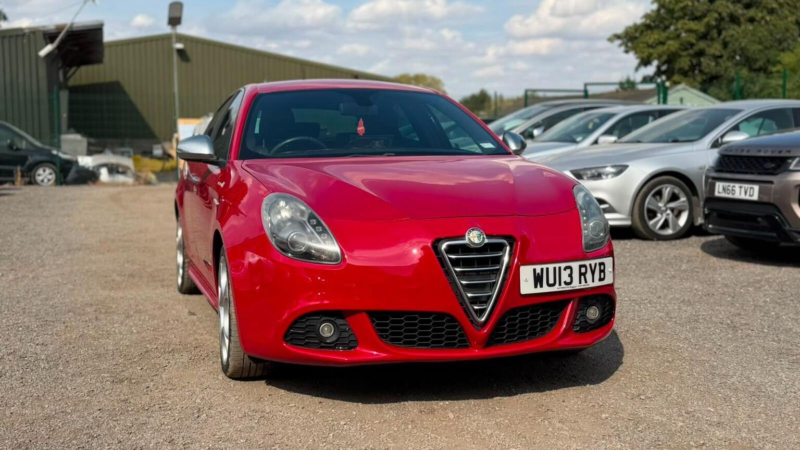 2013 Alfa Romeo Giulietta 1.4 Tb Multiair Sportiva Euro 5 (s/s) 5dr in Red — image 1