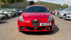 2013 Alfa Romeo Giulietta 1.4 Tb Multiair Sportiva Euro 5 (s/s) 5dr in Red — image 2