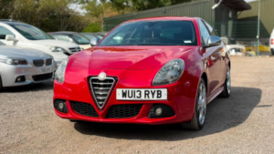 2013 Alfa Romeo Giulietta 1.4 Tb Multiair Sportiva Euro 5 (s/s) 5dr in Red — image 3