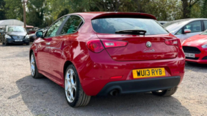 2013 Alfa Romeo Giulietta 1.4 Tb Multiair Sportiva Euro 5 (s/s) 5dr in Red — image 4