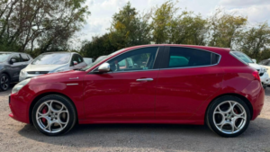 2013 Alfa Romeo Giulietta 1.4 Tb Multiair Sportiva Euro 5 (s/s) 5dr in Red — image 5