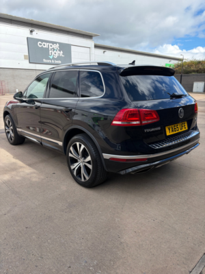 2016 Volkswagen Touareg 3.0 Tdi V6 Bluemotion Tech R-Line SUV 5dr Diesel Tiptronic 4WD Euro 6 (s/s) (262 Ps) in Black — image 3