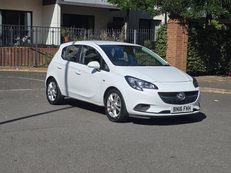 2016 Vauxhall Corsa 1.4i Ecoflex Design Hatchback 5dr Petrol Easytronic Euro 6 (s/s) (90 Ps) in White — image 1
