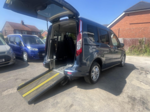 2021 Ford Tourneo Connect 1.5 Tourneo Connect Titanium Tourneo 1.5l Ecoblue 120ps Fwd 8 Speed Automatic in Blue — image 4