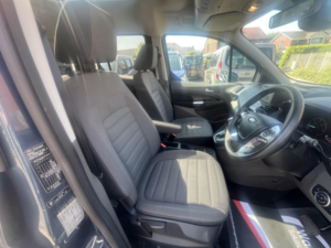 2021 Ford Tourneo Connect 1.5 Tourneo Connect Titanium Tourneo 1.5l Ecoblue 120ps Fwd 8 Speed Automatic in Blue — image 5