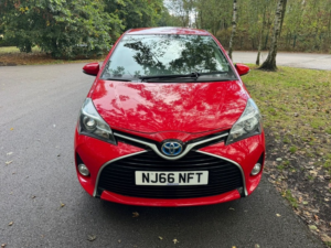 2016 Toyota Yaris Vvt-I Icon M-Drive S in Red — image 3