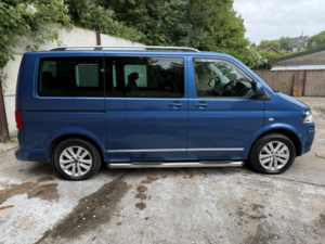 2014 Volkswagen Caravelle 2.0 Bitdi Bluemotion Tech Executive in Blue — image 3